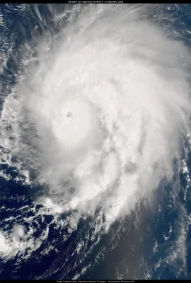 Hurricane Lee is moving through the Atlantic Ocean