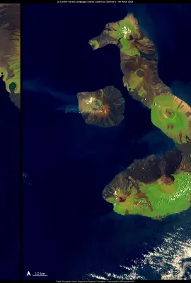 La Cumbre volcano erupts in the Galapagos