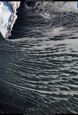 Wind-shaped sea ice in Antarctica