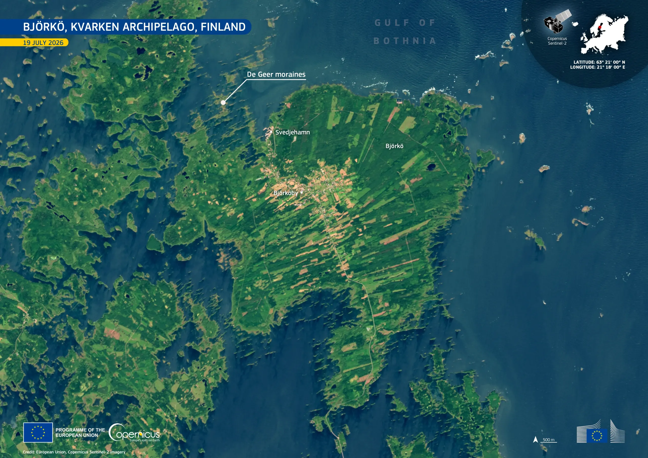 Satellite image of Björkö in Finland’s Kvarken Archipelago, showing a green, elongated island surrounded by the dark blue waters of the Gulf of Bothnia. Patchwork fields, roads, and the settlements of Björköby and Svedjehamn are visible across the island. A label highlights De Geer moraines—parallel, ridge-like landforms extending through the shallow coastal waters.